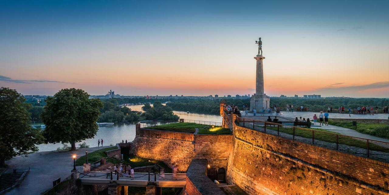 Red Rouz Lägenhet Belgrad Exteriör bild